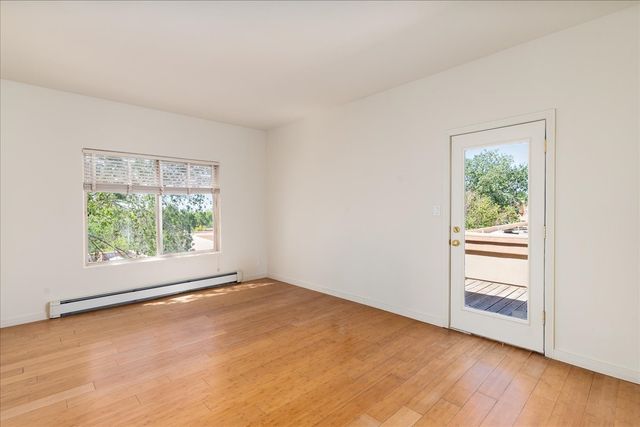 6532 Camino Rojo, Santa Fe, NM 87507
