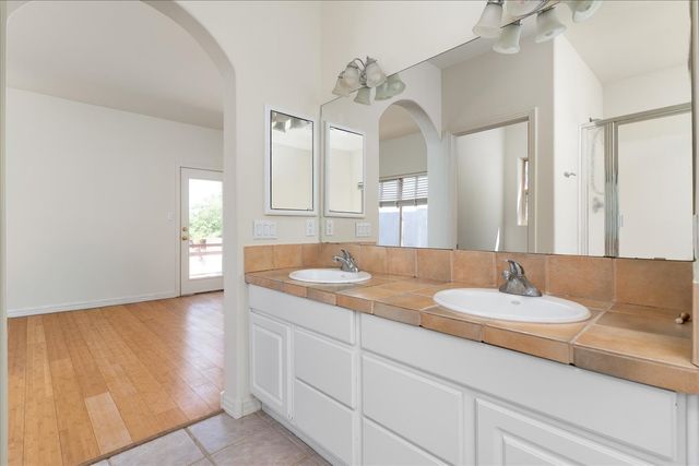 6532 Camino Rojo, Santa Fe, NM 87507