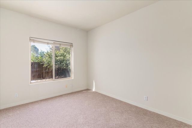 6532 Camino Rojo, Santa Fe, NM 87507