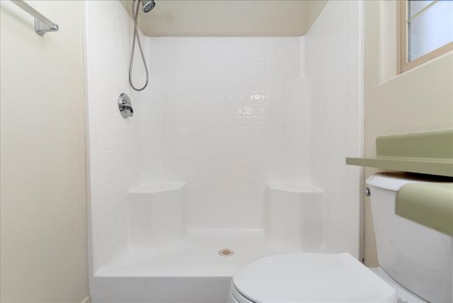 6532 Camino Rojo, Santa Fe, NM 87507