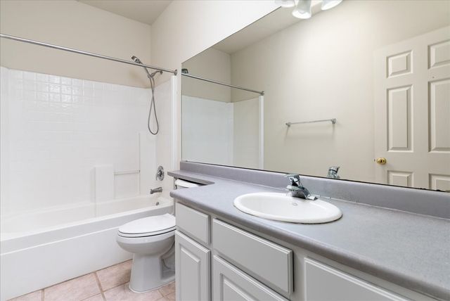 6532 Camino Rojo, Santa Fe, NM 87507