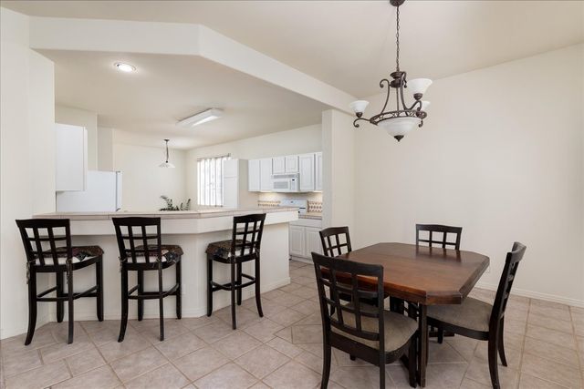 6532 Camino Rojo, Santa Fe, NM 87507