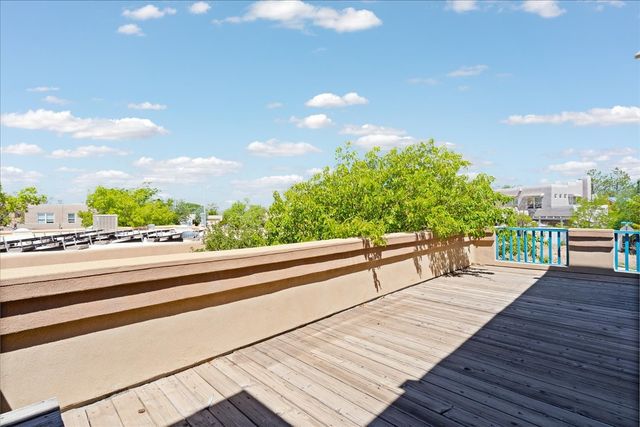 6532 Camino Rojo, Santa Fe, NM 87507