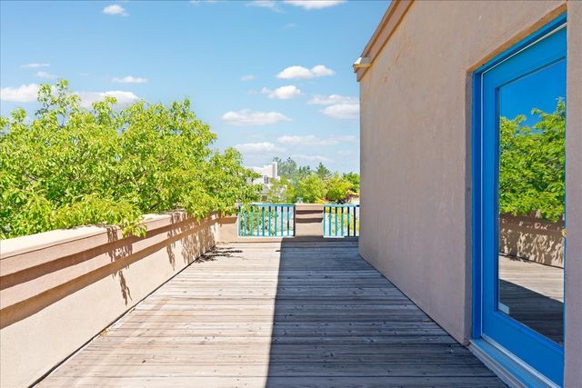6532 Camino Rojo, Santa Fe, NM 87507