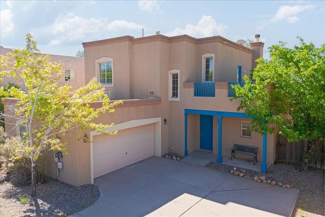 6532 Camino Rojo, Santa Fe, NM 87507