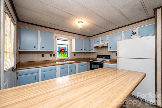 2474 Chandler Place, Granite Falls, NC 28630