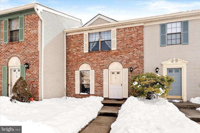 2 BRITTON CT, Lawrenceville, NJ 08648