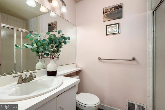 2 BRITTON CT, Lawrenceville, NJ 08648