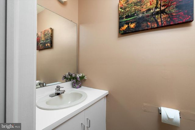 2 BRITTON CT, Lawrenceville, NJ 08648