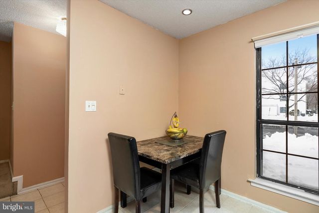 2 BRITTON CT, Lawrenceville, NJ 08648