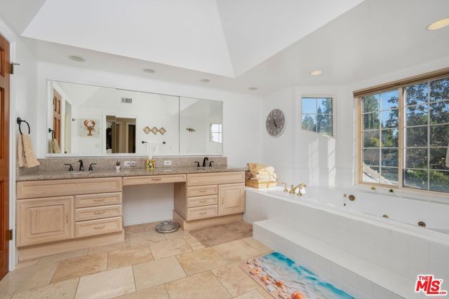 16155 Otsego Street, Encino (los Angeles), CA 91436