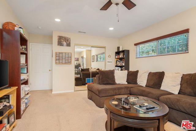 16155 Otsego Street, Encino (los Angeles), CA 91436