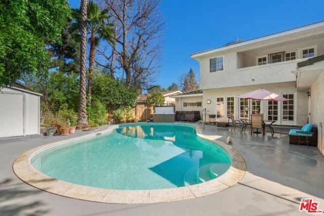 16155 Otsego Street, Encino (los Angeles), CA 91436