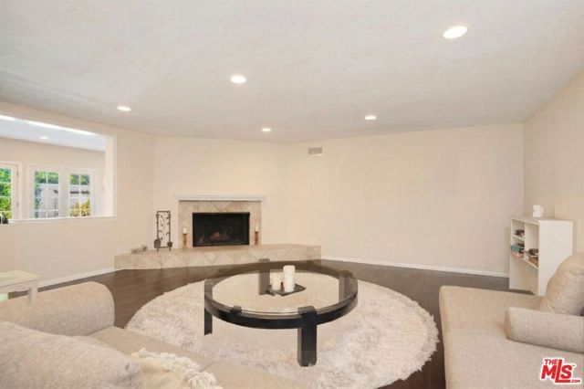 16155 Otsego Street, Encino (los Angeles), CA 91436