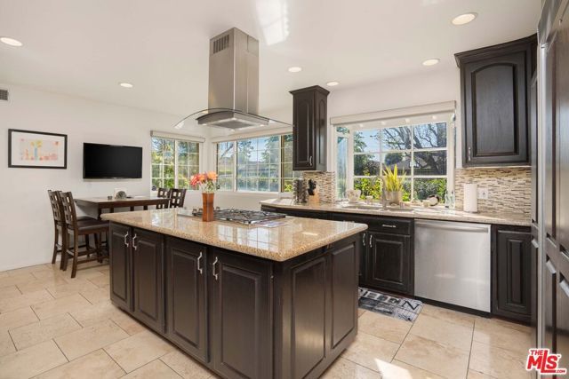16155 Otsego Street, Encino (los Angeles), CA 91436