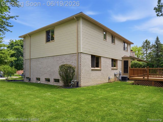 8829 WOODBERRY Road, Plymouth Charter Township, MI 48170