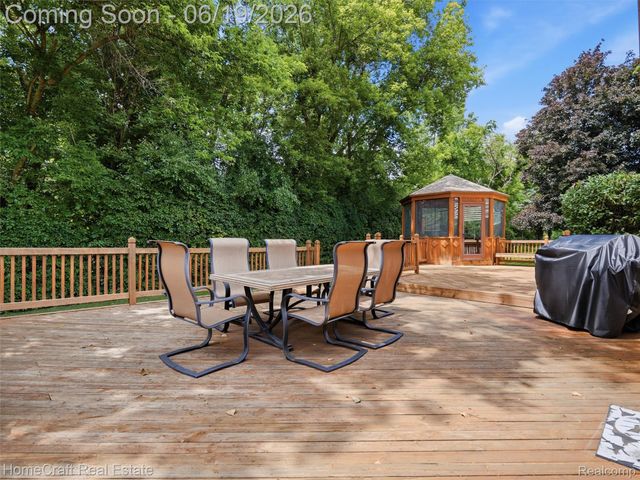 8829 WOODBERRY Road, Plymouth Charter Township, MI 48170