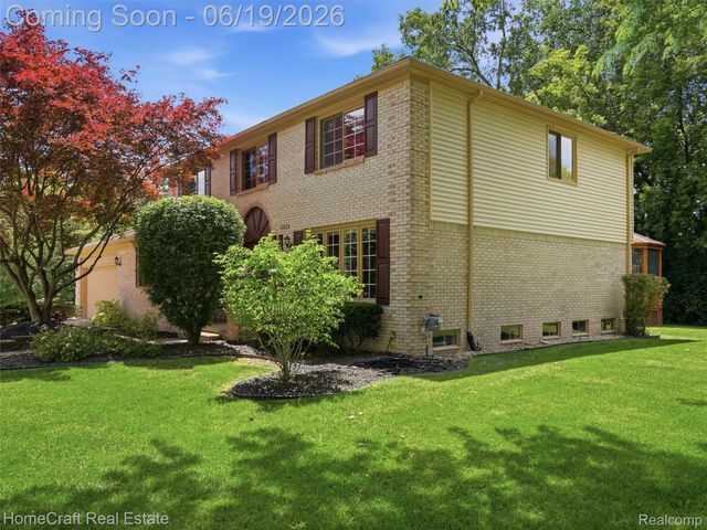 8829 WOODBERRY Road, Plymouth Charter Township, MI 48170