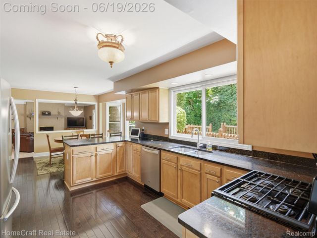 8829 WOODBERRY Road, Plymouth Charter Township, MI 48170