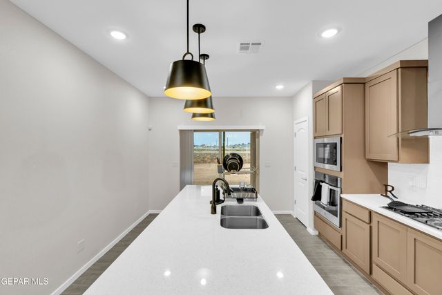 9928 MARISABEL Place, Socorro, TX 79927