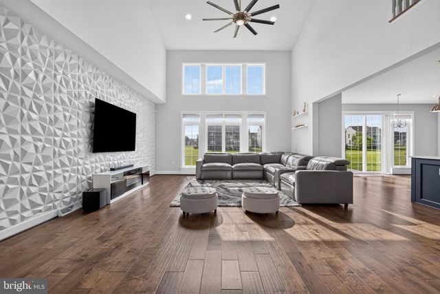 110 BITTERSWEET, Mechanicsburg, PA 17050