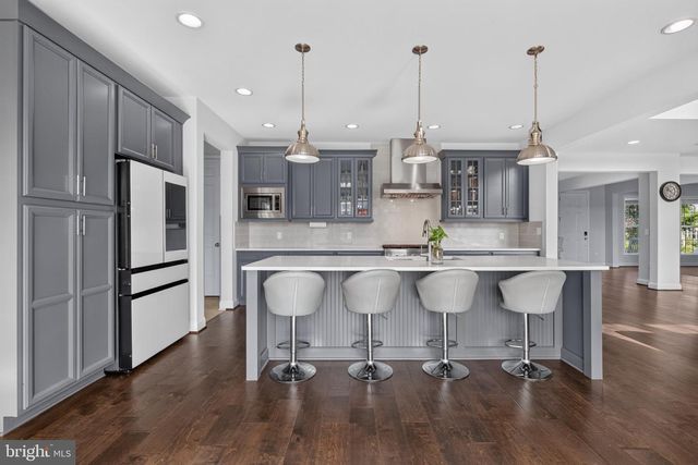 110 BITTERSWEET, Mechanicsburg, PA 17050