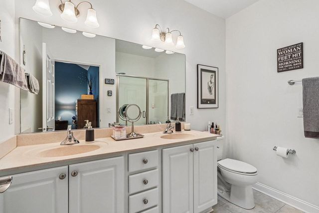 1016 Ann Marie WAY, Oconomowoc, WI 53066