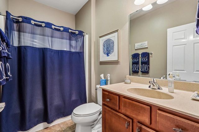 1016 Ann Marie WAY, Oconomowoc, WI 53066