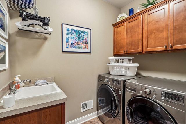 1016 Ann Marie WAY, Oconomowoc, WI 53066