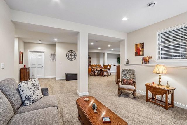 1016 Ann Marie WAY, Oconomowoc, WI 53066