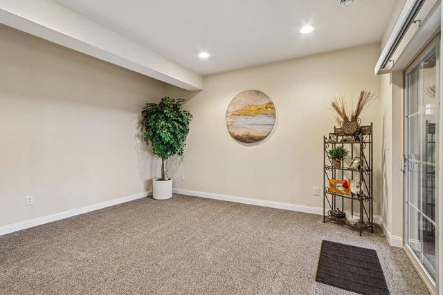 1016 Ann Marie WAY, Oconomowoc, WI 53066