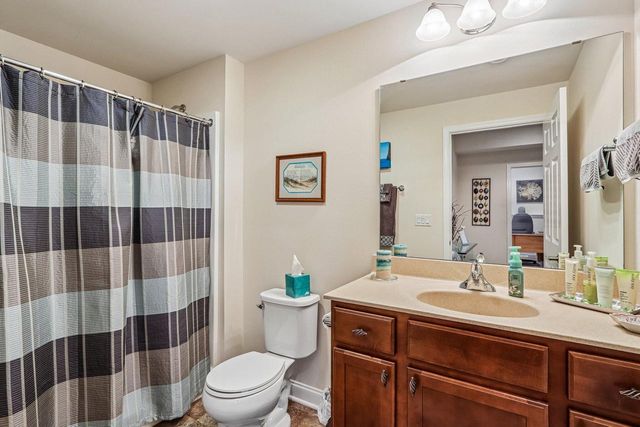 1016 Ann Marie WAY, Oconomowoc, WI 53066