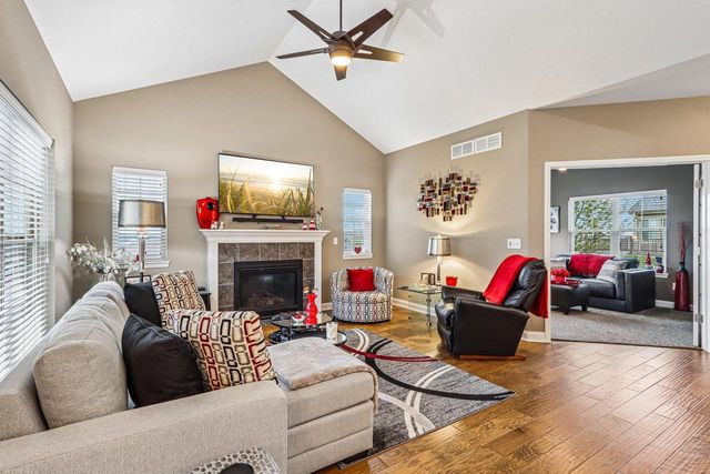 1016 Ann Marie WAY, Oconomowoc, WI 53066