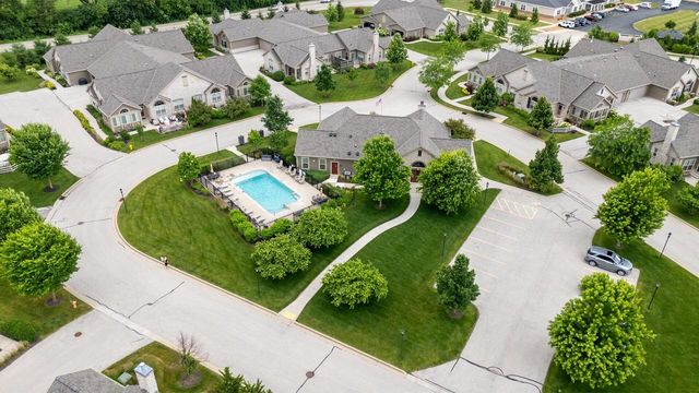 1016 Ann Marie WAY, Oconomowoc, WI 53066