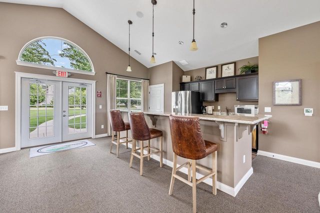 1016 Ann Marie WAY, Oconomowoc, WI 53066