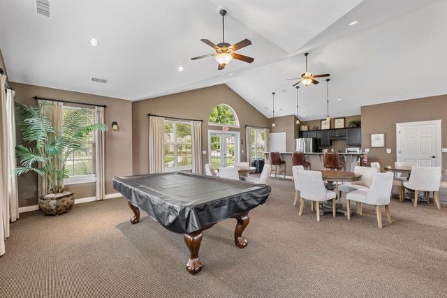 1016 Ann Marie WAY, Oconomowoc, WI 53066