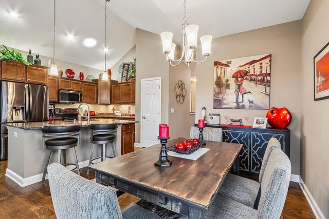 1016 Ann Marie WAY, Oconomowoc, WI 53066