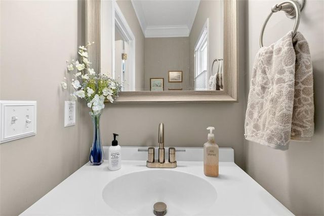 5060 Brent Knoll Lane, Suwanee, GA 30024