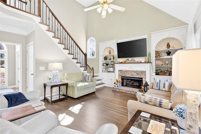 5060 Brent Knoll Lane, Suwanee, GA 30024