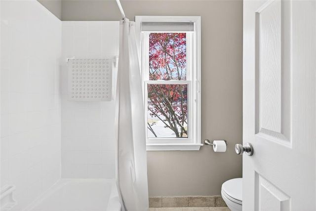 5060 Brent Knoll Lane, Suwanee, GA 30024