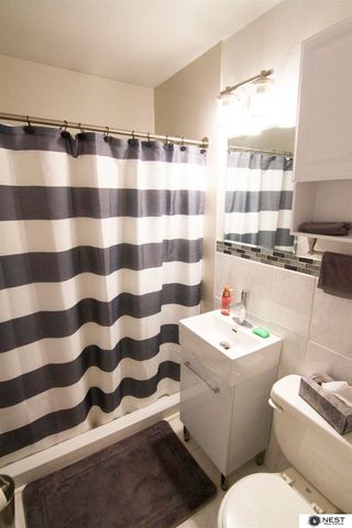 2951 N 70 Street, Lincoln, NE 68507