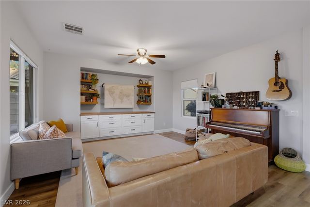 7124 Estrella De Mar Avenue, Las Vegas, NV 89131