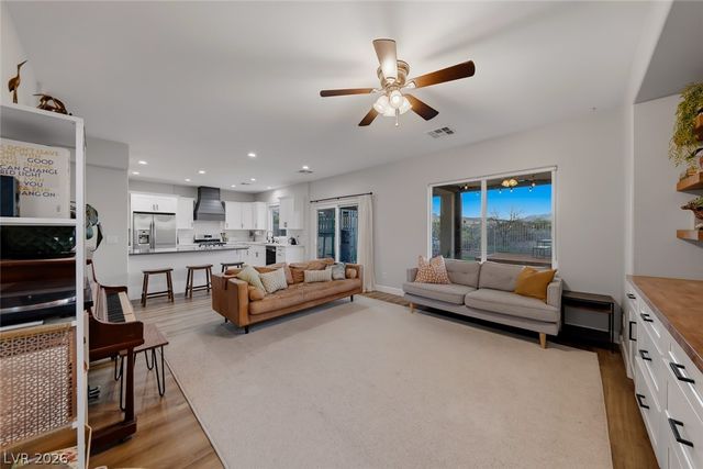 7124 Estrella De Mar Avenue, Las Vegas, NV 89131