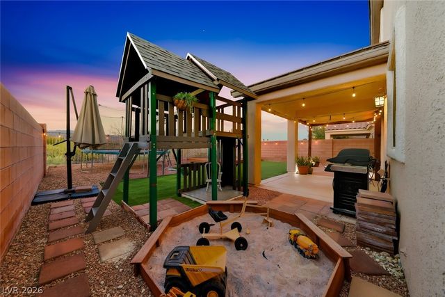 7124 Estrella De Mar Avenue, Las Vegas, NV 89131