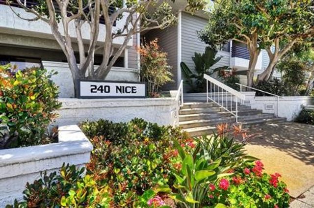 240 Nice 302, Newport Beach, CA 92663
