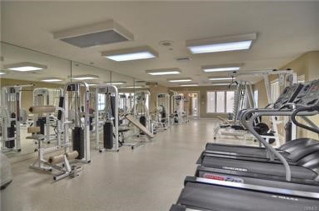 240 Nice 302, Newport Beach, CA 92663