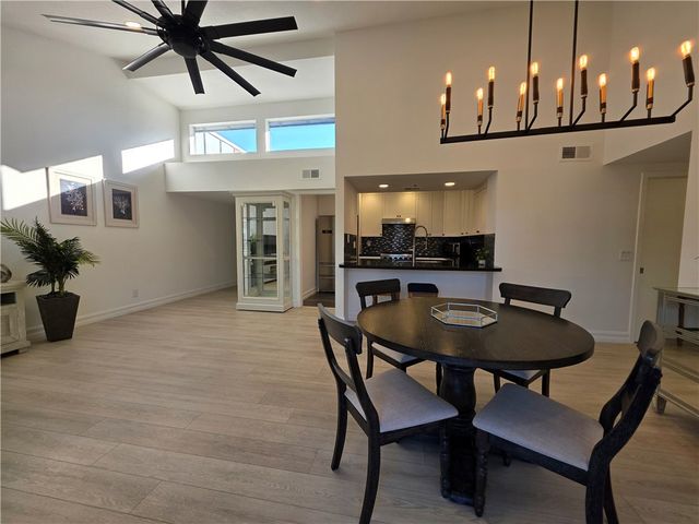 240 Nice 302, Newport Beach, CA 92663