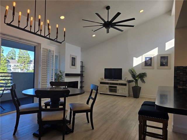 240 Nice 302, Newport Beach, CA 92663