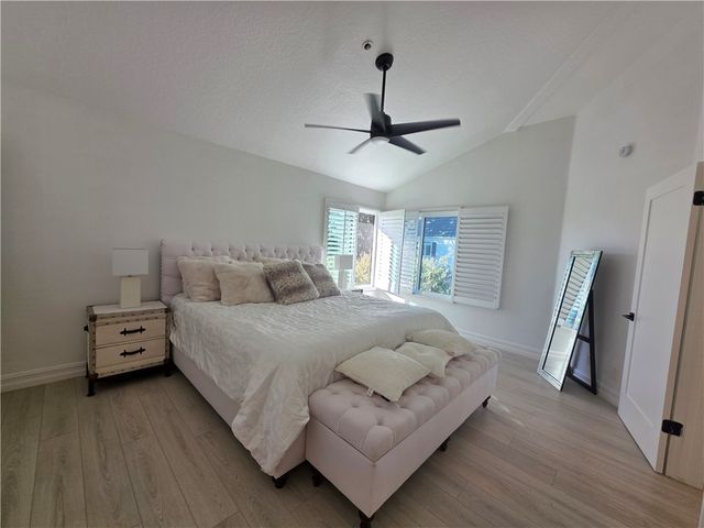 240 Nice 302, Newport Beach, CA 92663