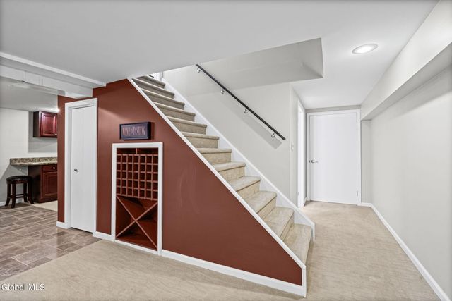 18 Mockingbird Lane, Queensbury, NY 12804